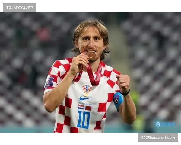 特写：38岁的莫德里奇替补登场后，用长传调度掌控比赛最后十分钟